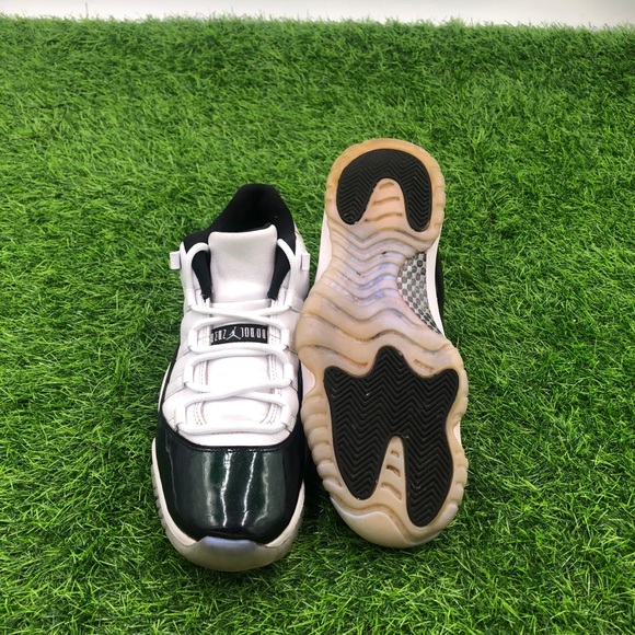 Jordan retro low emerald 11s - Picture 3 of 4